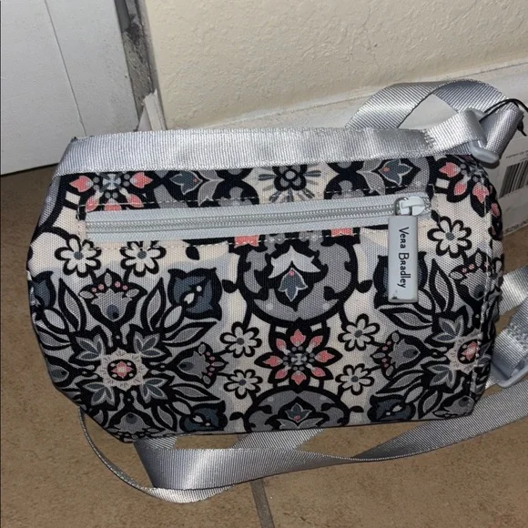 NWT Vera Bradley Floral Crossbody Bag - Gray - Picture 4 of 6